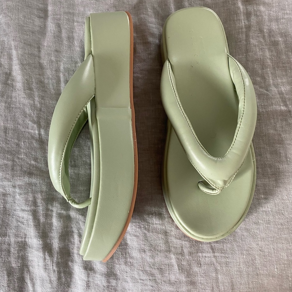 Chunky green flip flops ASOS